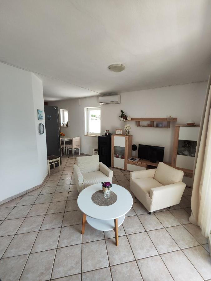 Apartments Snjezana Novi Vinodolski Extérieur photo
